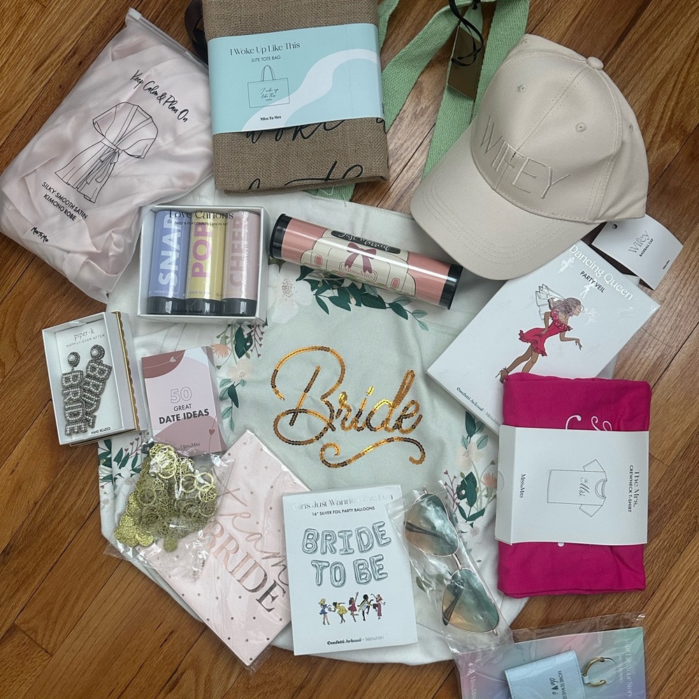 Bride Themed Gift Set with Accessories